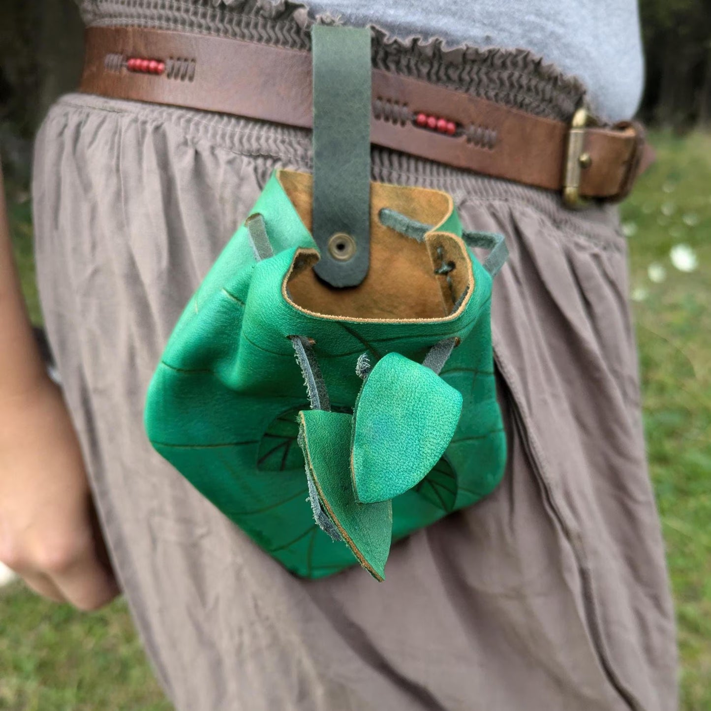 Elven Leaf Pouch